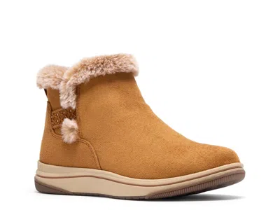 Clarks Cloudsteppers Breeze Pearl Bootie In Tan
