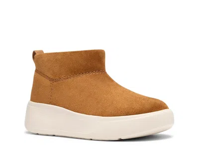 Clarks Cloudsteppers Solevana Rise Platform Bootie In Tan