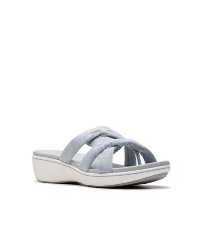 Clarks Cloudsteppers Women's Breeze Rae Cam Slip-on Flat Sandals In Light Gray Textile