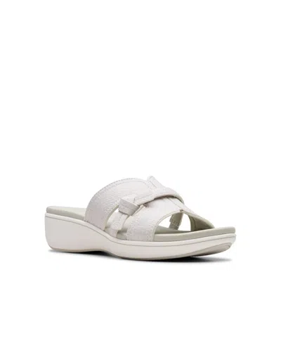 Clarks Cloudsteppers Women's Breeze Rae Mia Slip-on Flat Sandals In Off White Interest
