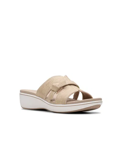 Clarks Cloudsteppers Women's Breeze Rae Mia Slip-on Flat Sandals In Sand Interest