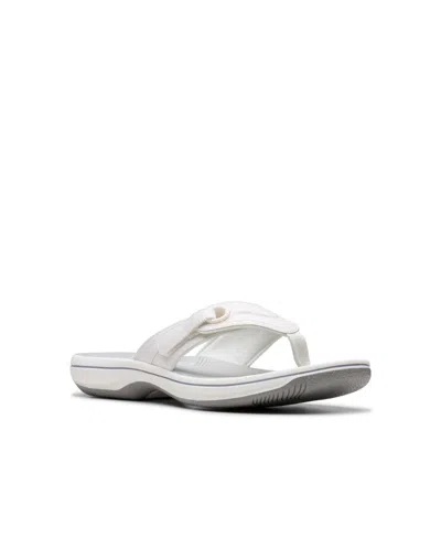 Clarks Cloudsteppers Women's Breeze Reyna H Slip-on Sandals In White Textile