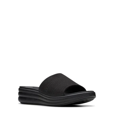Clarks Cloudsteppers Women's Drift Twist Slip-on Flat Sandals In Black