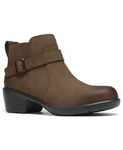 Clarks Collection Women's Kynnzie Rise Zipper Booties In Brown