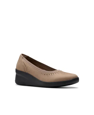 Clarks Collection Women's Suttyn Kaylie Slip-on Shoes In Light Taupe Nubuck