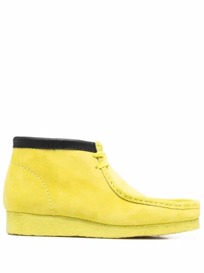 Clarks Contrasting-trim Suede Derby Shoes In 黄色