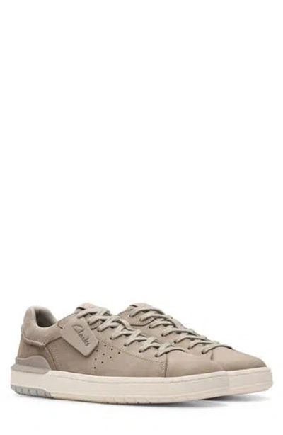 Clarks ® Courtlite2 Run Sneaker In Grey Nubuck