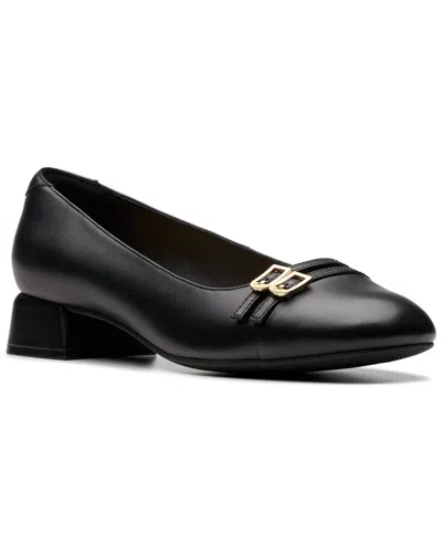 Clarks Daiss30 Court Leather Flat In Black