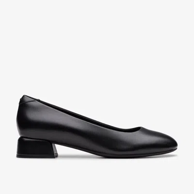 Clarks Daiss30 Step In Black