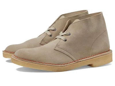 Clarks Desert Boots In Neutral