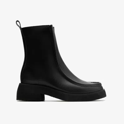 Clarks Effery Zip In Black