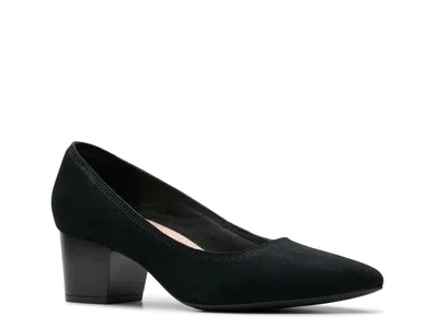 Clarks Ellanie Hope Suede Pump In Black