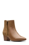 Clarks Ellanie Vibe In Taupe Leather