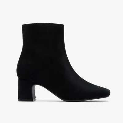 Clarks Fernie Zip In Black