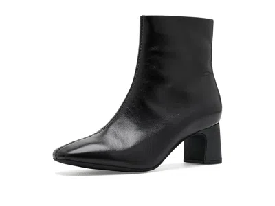 Clarks Fernie Zip Women's Boots Black Leather: 8.5 B - Medium