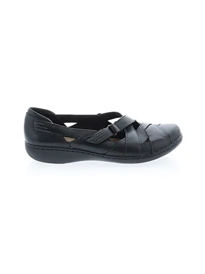 Pre-owned Clarks Flats In Black