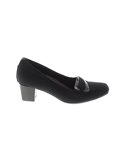 Pre-owned Clarks Flats In Black