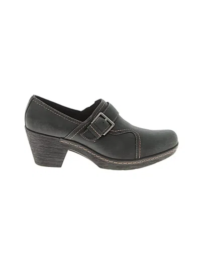 Pre-owned Clarks Flats In Black