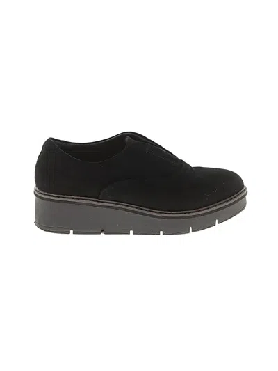 Pre-owned Clarks Flats In Black
