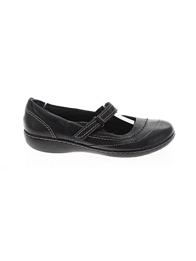 Pre-owned Clarks Flats In Black