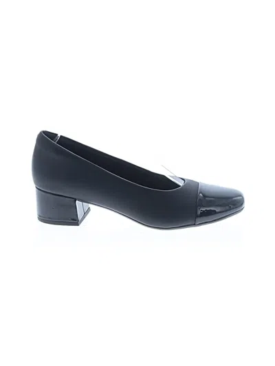 Pre-owned Clarks Flats In Black