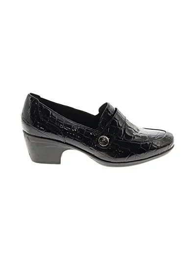 Pre-owned Clarks Flats In Black