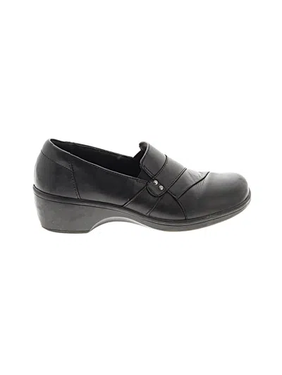Pre-owned Clarks Flats In Black