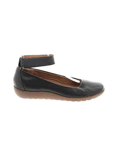 Pre-owned Clarks Flats In Black
