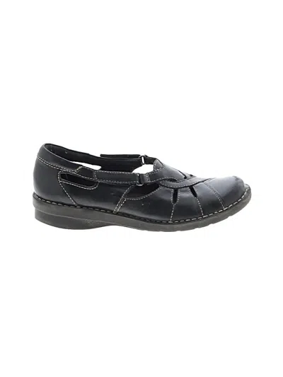 Pre-owned Clarks Flats In Black