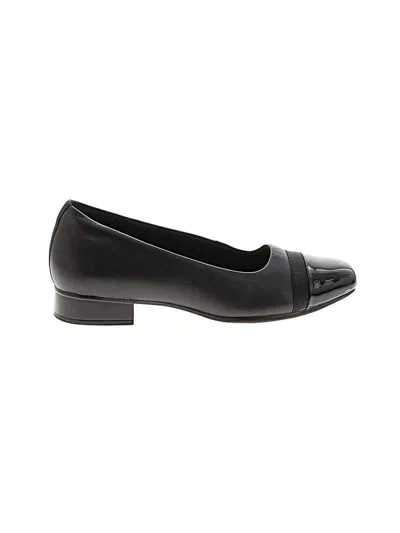 Pre-owned Clarks Flats In Black