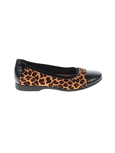 Pre-owned Clarks Flats In Black