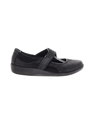 Pre-owned Clarks Flats In Black