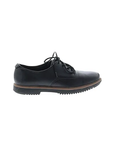 Pre-owned Clarks Flats In Black