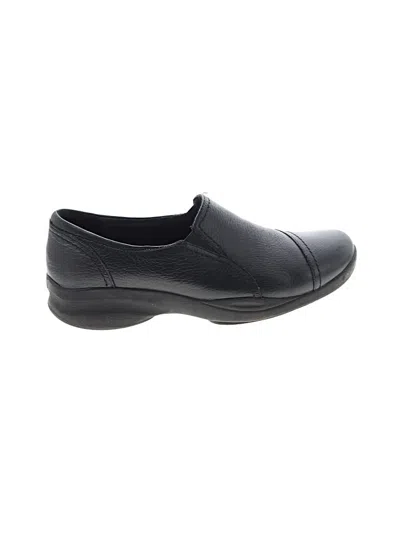 Pre-owned Clarks Flats In Black