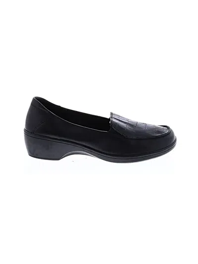 Pre-owned Clarks Flats In Black