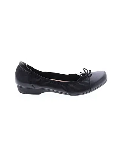 Pre-owned Clarks Flats In Black