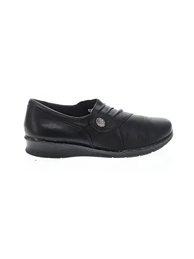Pre-owned Clarks Flats In Black