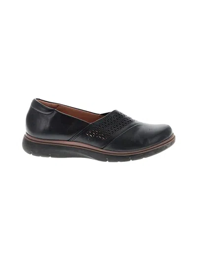 Pre-owned Clarks Flats In Black
