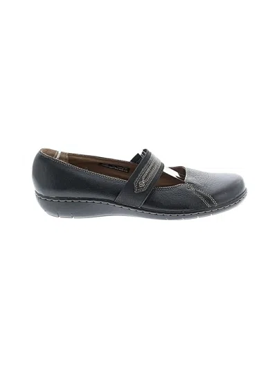 Pre-owned Clarks Flats In Black