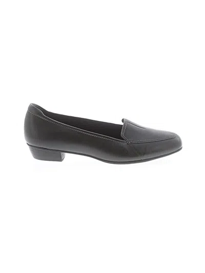 Pre-owned Clarks Flats In Black