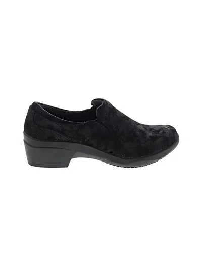 Pre-owned Clarks Flats In Black