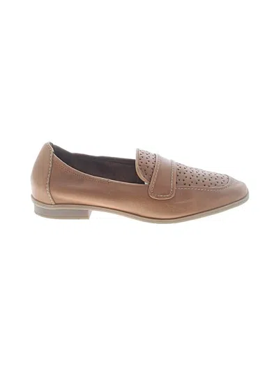 Pre-owned Clarks Flats In Brown