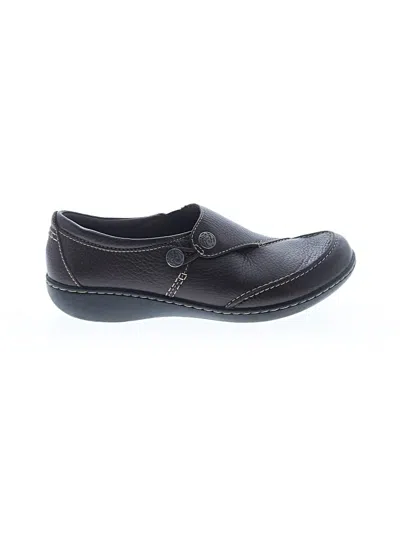 Pre-owned Clarks Flats In Brown