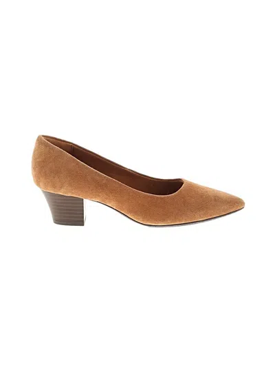 Pre-owned Clarks Flats In Brown
