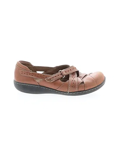 Pre-owned Clarks Flats In Brown