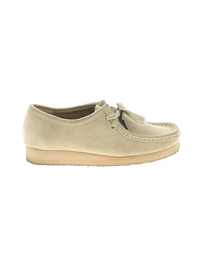 Pre-owned Clarks Flats In Brown