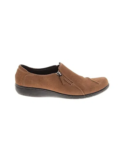 Pre-owned Clarks Flats In Brown