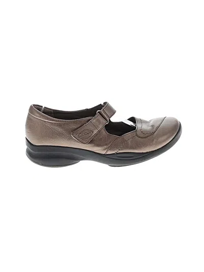 Pre-owned Clarks Flats In Brown