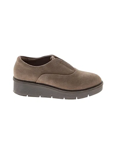 Pre-owned Clarks Flats In Brown