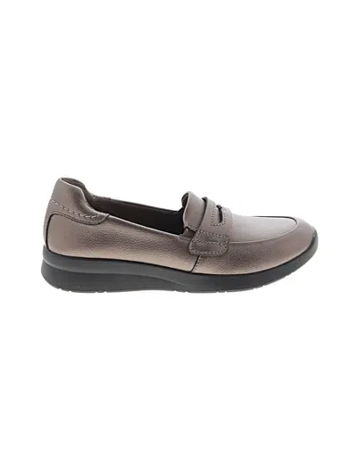 Pre-owned Clarks Flats In Brown
